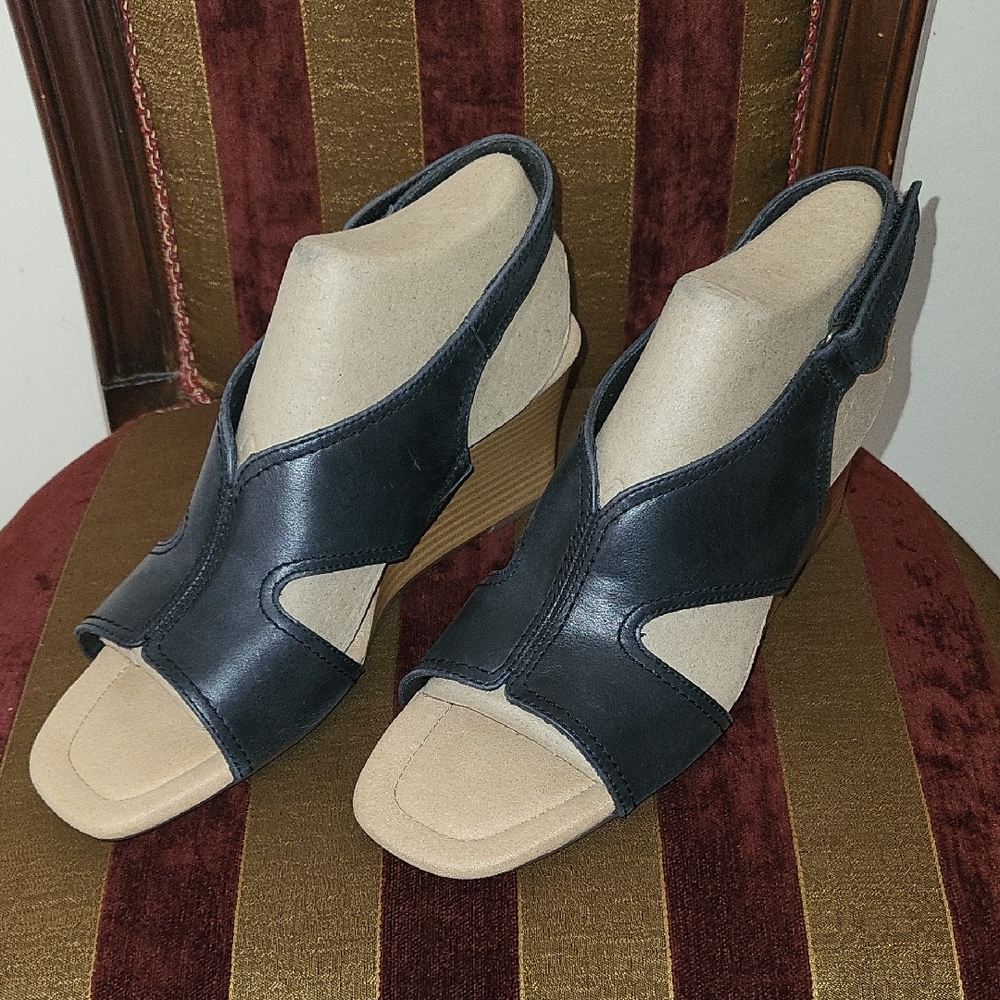Clarks Womens Kyarra Aster Wedge Sandal